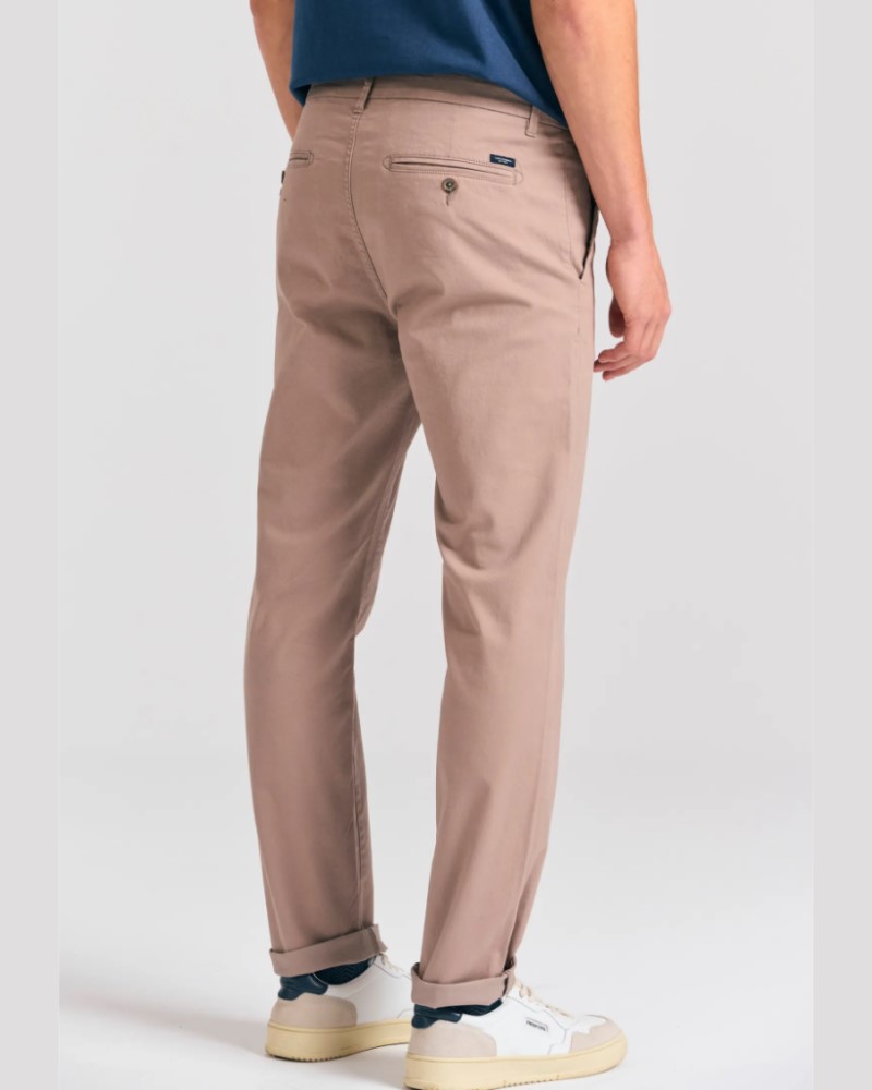 FUNKYBUDDHA COMFORT CHINO PANTS - CIGAR