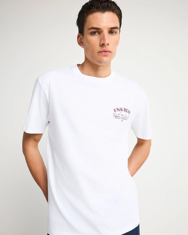 FUNKYBUDDHA T-SHIRT ME LOGO ΣΤΗΝ ΠΛΑΤΗ - WHITE